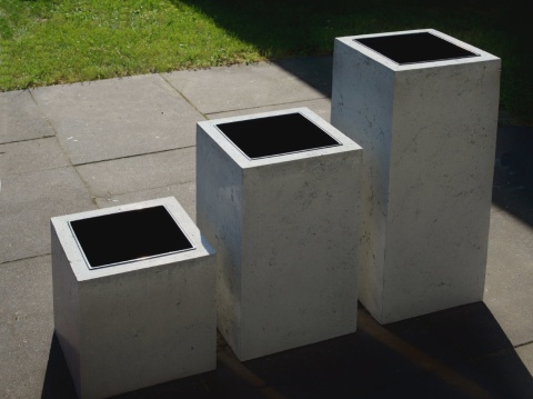 Donica H31x31x31cm z betonu architektonicznego